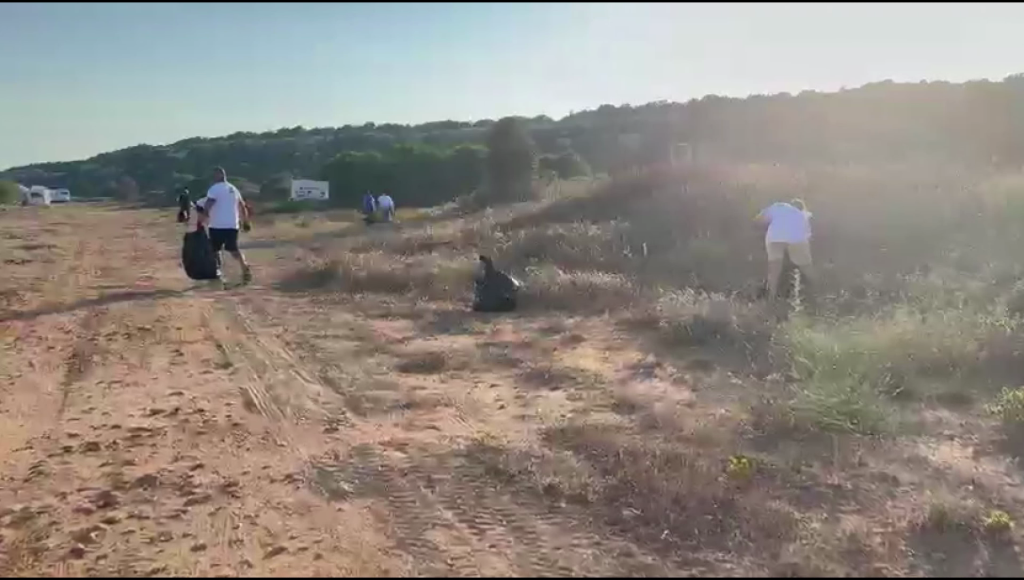 Çayırova Halk Plajı’nda temizlik etkinliği düzenlendi – BRTK