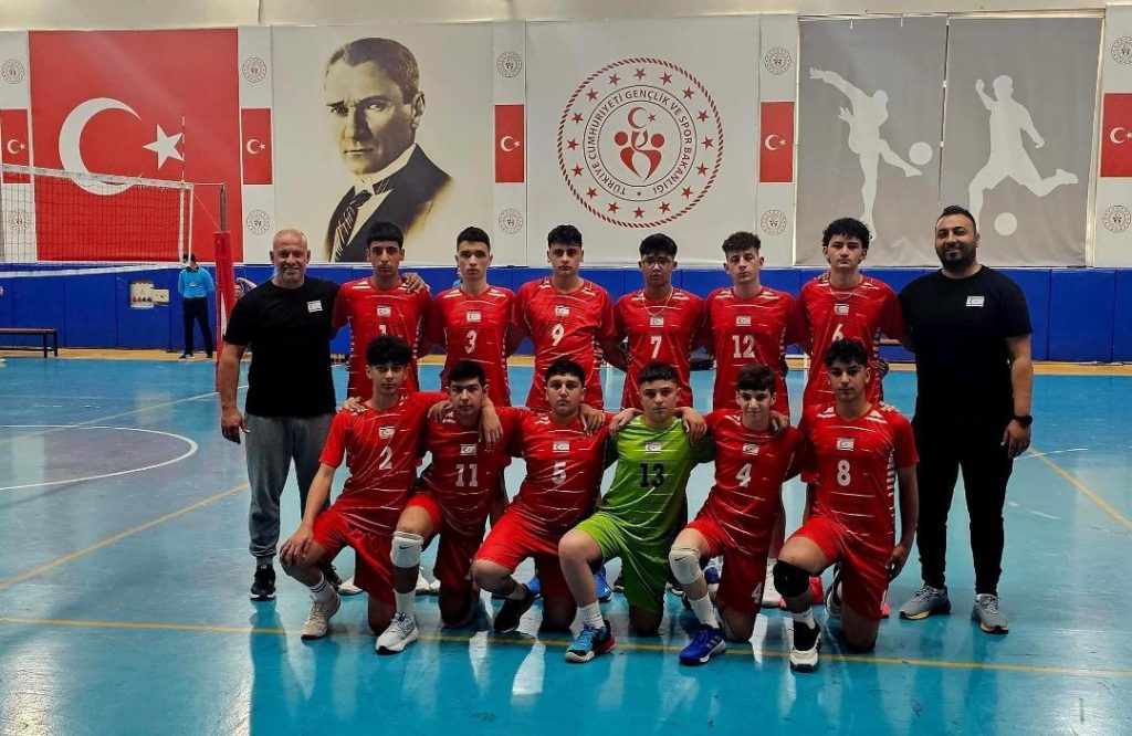 Genç voleybolcular yoğun tempoda – BRTK