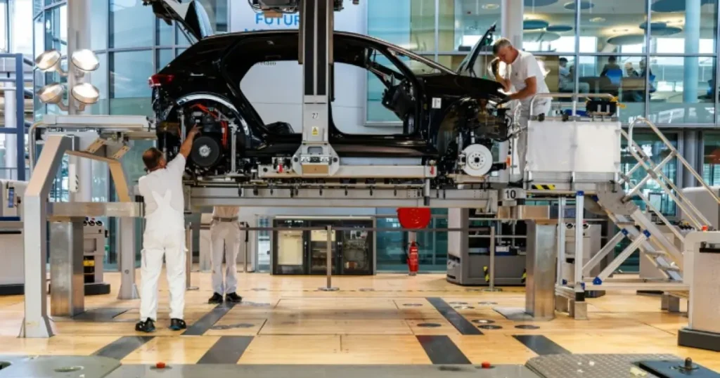 Almanya’nın otomotiv krizi genç mühendisleri işsiz bıraktı
