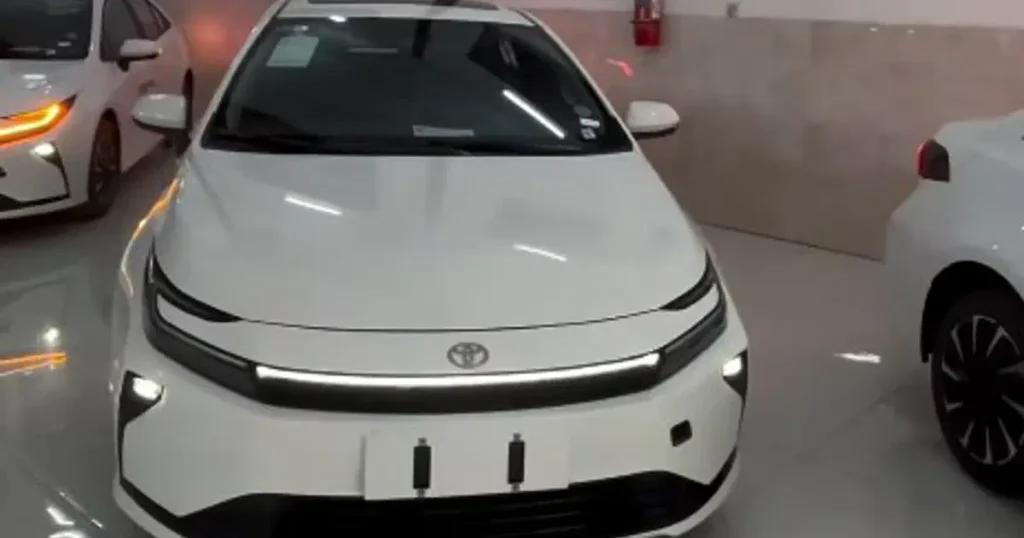 Yenilenen Toyota Corolla yollara indi, komşuda satılmaya başlandı