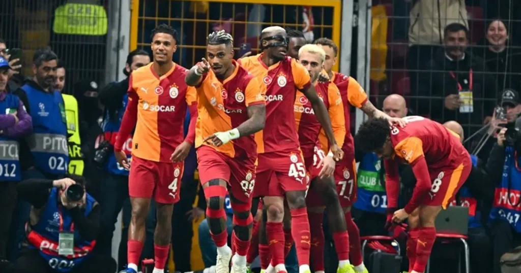 Süper Lig’de perdeyi Galatasaray açacak. Savunmada önemli eksik