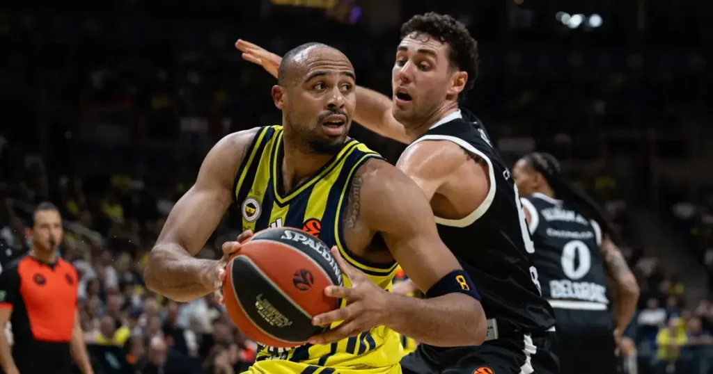 Fenerbahçe Tarfin blok partisi verdiği maçta Partizan’ı 74-65 devirdi
