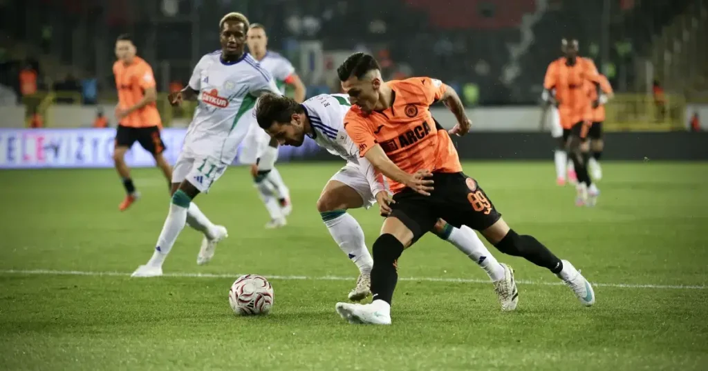 Çorumspor, Burak Yılmaz ile Çaykur Rizepor’u da yıktı. 2’de 2 yaptı