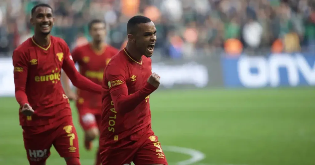 Göztepe, Kocaeli deplasmanında 3 puanı 2 golle aldı