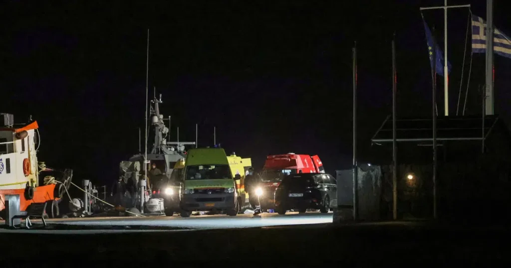 Midilli açıklarında göçmen teknesi battı. Altı ölü, sekiz yaralı
