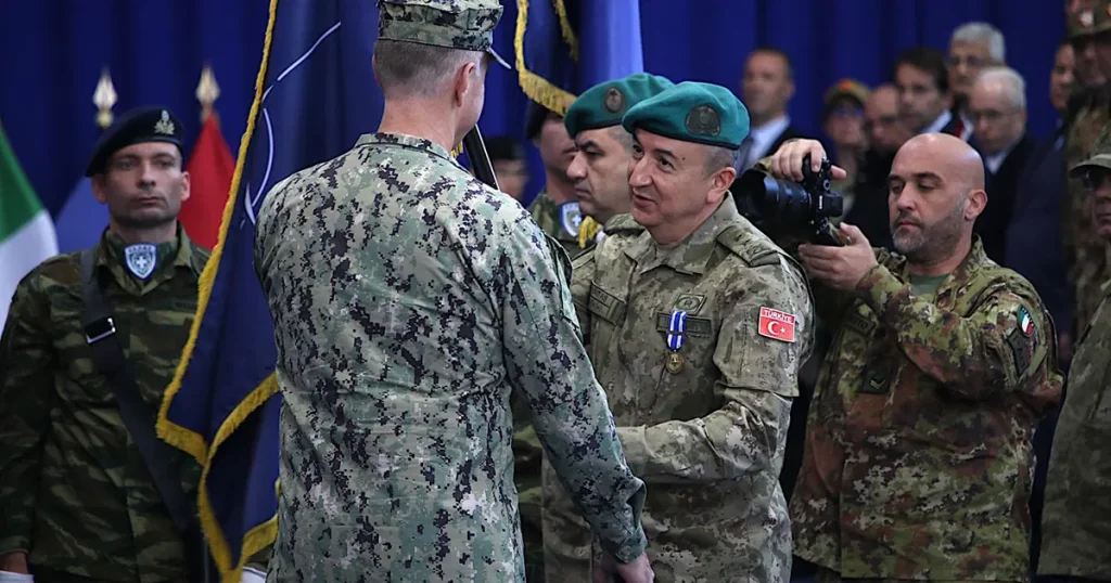 Türkiye, NATO’nun Kosova’daki Barış Gücü KFOR’un komutasını İtalya’ya devretti