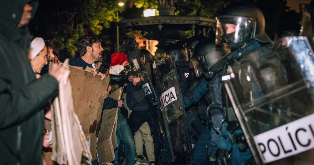 Portekiz’deki konut krizi eylemlerine polis müdahale etti. Göstericilerin kampları dağıtıldı
