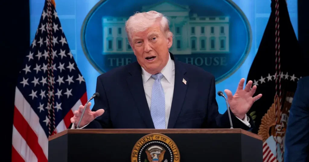 Trump: Fransa sınırlarını derhal kapatmalı
