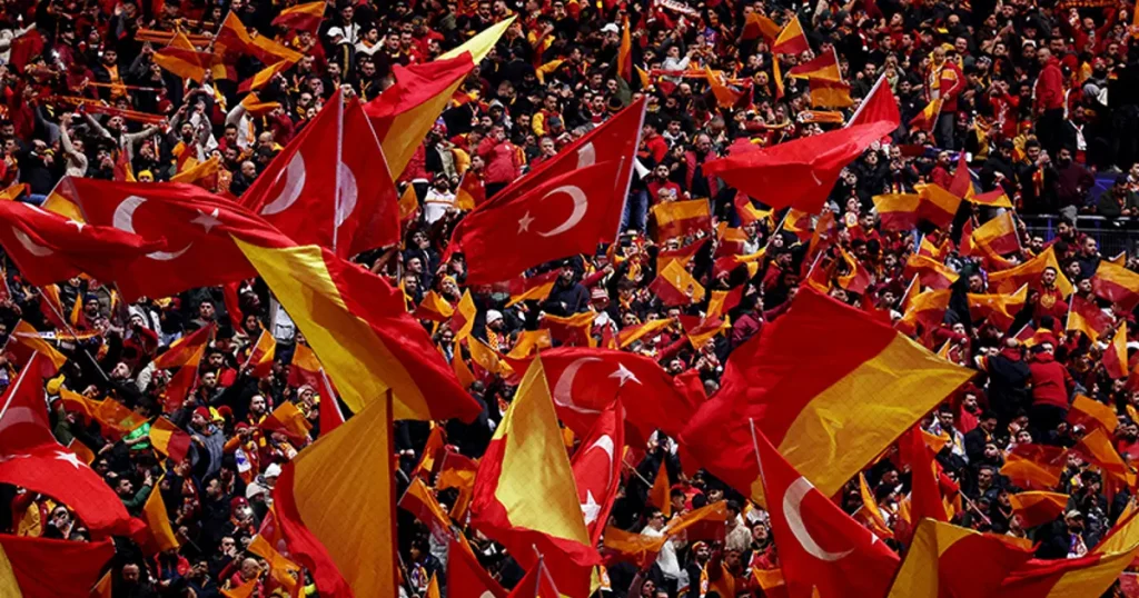 Galatasaray’dan taraftarına haritalı uyarı. Kortej halinde 15 dakika yürüyecekler