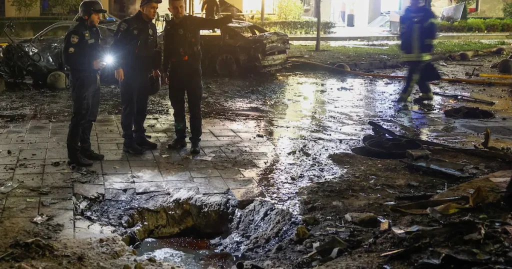 Rusya’nın devasa teknoloji üssü vuruldu. 900’den fazla hava aracı uçtu