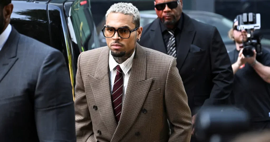 Kulüpte kavgaya karışmıştı. Grammy ödüllü Chris Brown hakim karşısında
