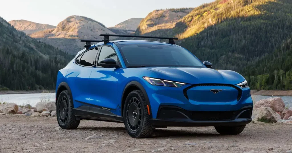 Elektrikli Mustang yenilendi: Mach-E daha fazla menzil ve uygun fiyatla geliyor