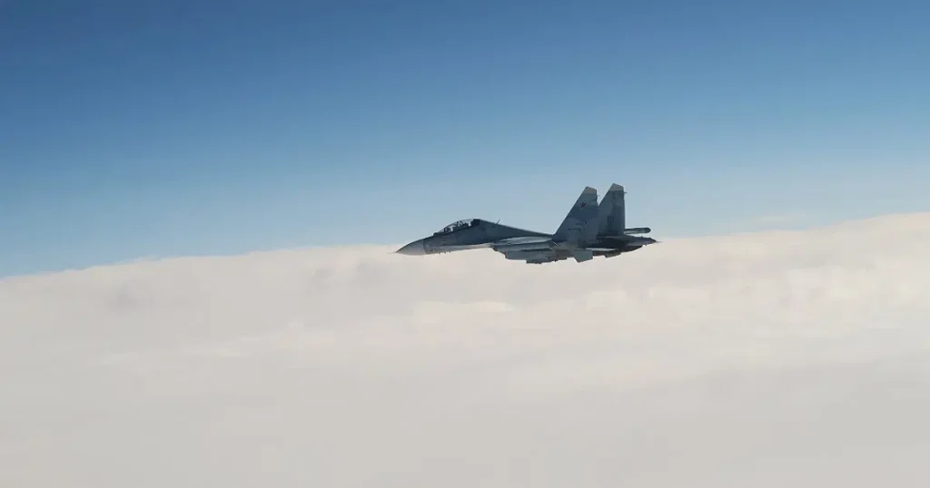 Rusya’ya ait Su-30 savaş uçağı Kaliningrad’da düştü
